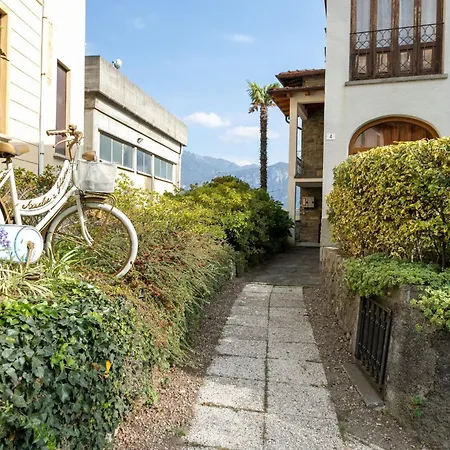 Azalea&glicine By Halldis شقة