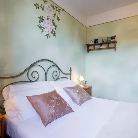 Charming Azalea By Halldis Apartament