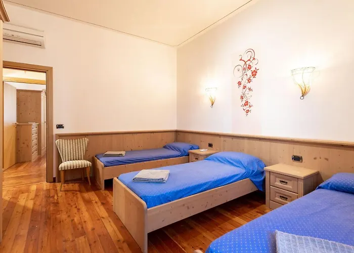 Azalea&glicine By Halldis