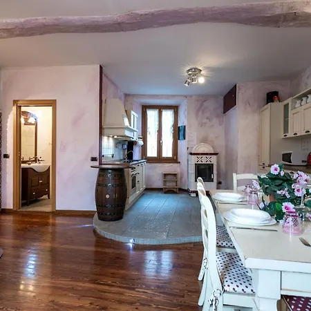 Azalea&glicine By Halldis Apartment