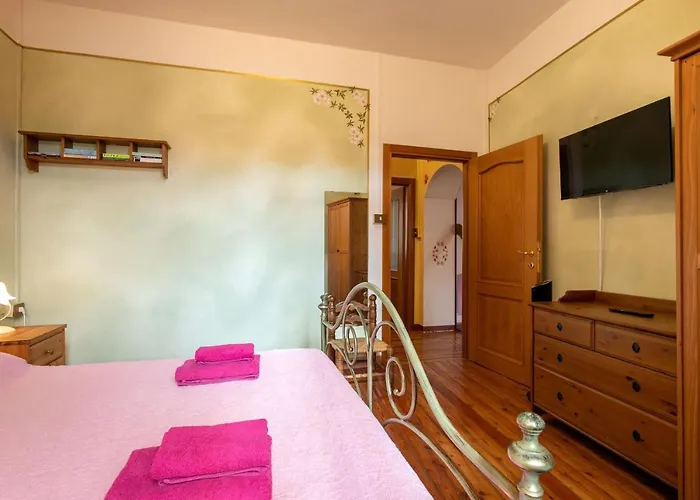 Azalea&glicine By Halldis Lägenhet *