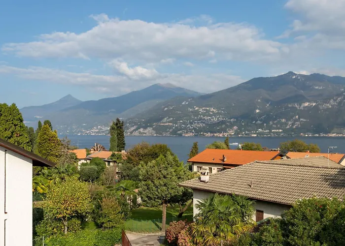 Azalea&glicine By Halldis Lägenhet Cadenabbia