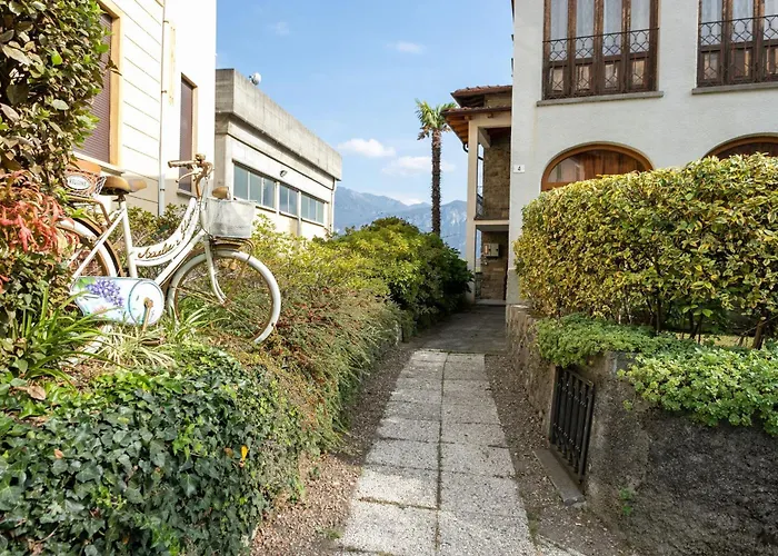 Azalea&glicine By Halldis Lägenhet